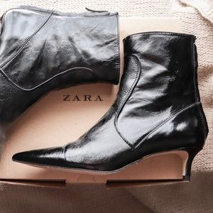 Size 37 Patent Leather Black Kitten Heel Zara Boot
